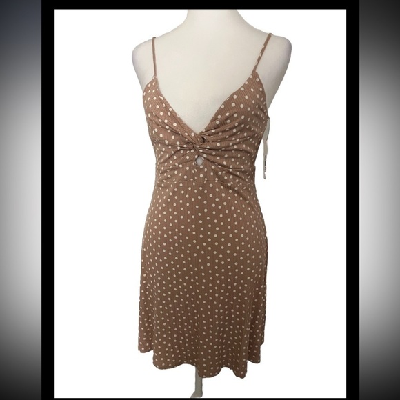 NWT Billabong Love Me Knot Beige With Polka Dots Summer Dress M Surf Beach brand - Picture 3 of 9